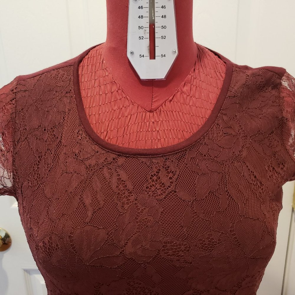 Deep red lace short sleeve top - Picture 2 of 4